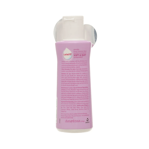 dung-dich-ve-sinh-lactacyd-soft-silky-chai-150ml